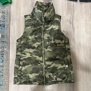 Old Navy Camouflage Puffer Vest